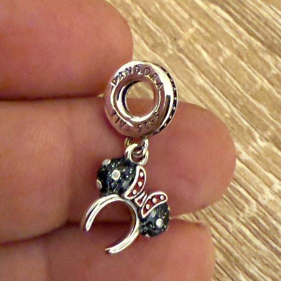 Pandora Silver and Black Bow Charm - Picture 1 of 6